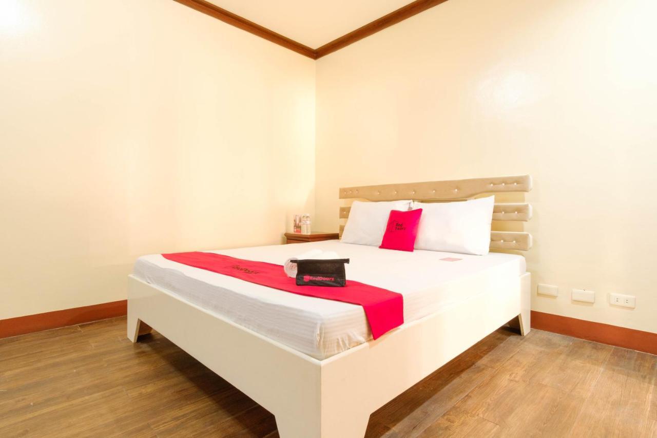 Reddoorz Plus @ Seaborne Hotel Subic Zambales Dış mekan fotoğraf