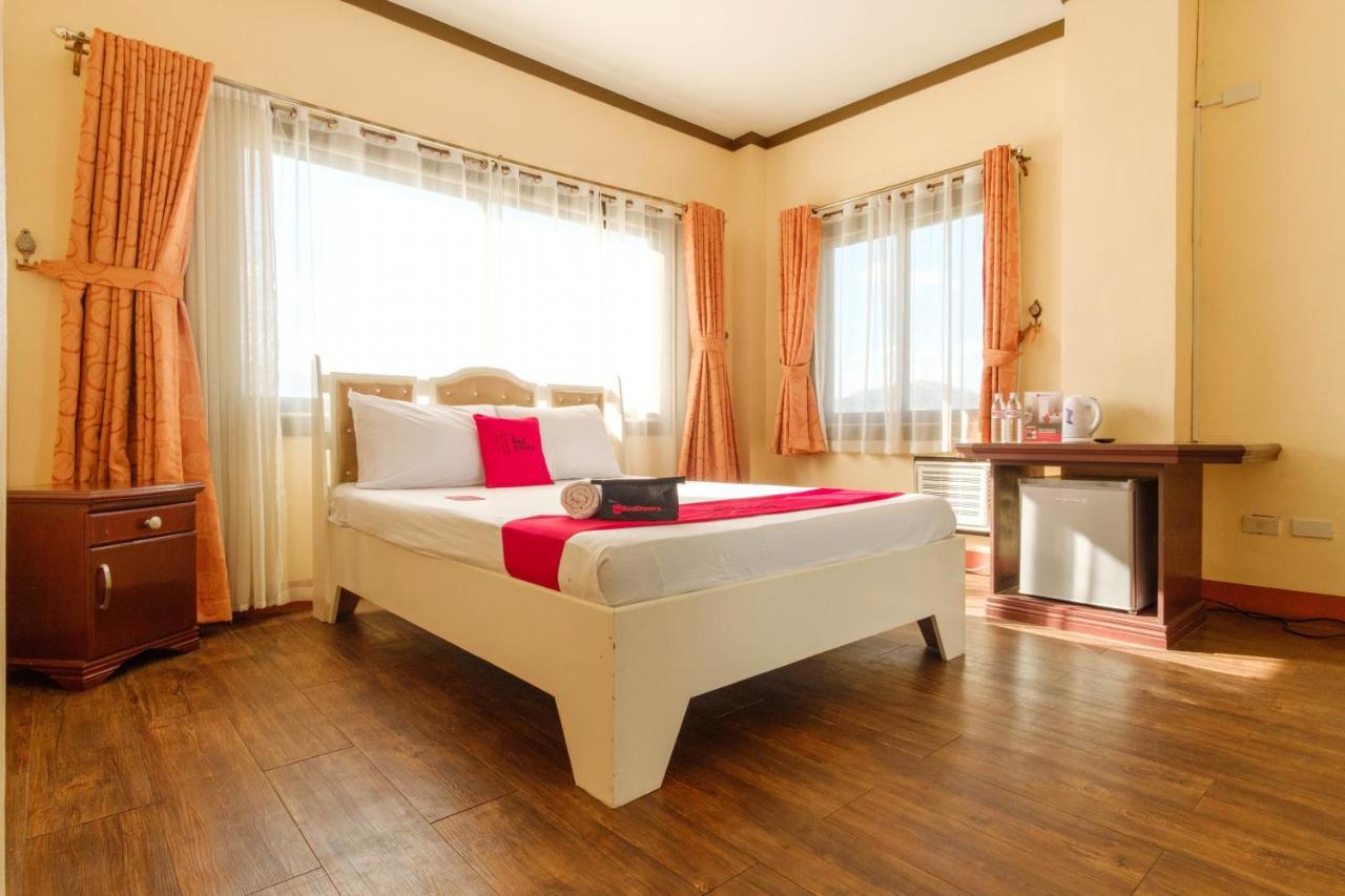 Reddoorz Plus @ Seaborne Hotel Subic Zambales Dış mekan fotoğraf